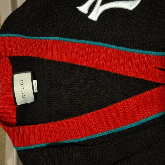 Gucci Black Cardigan with Red Accents - Picture 2 of 3